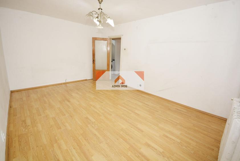 Apartament cu 3 camere decomandat în Giurgiului
