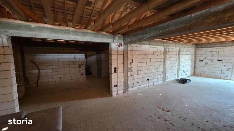 Casă cu 4 camere cu Teren 400 Mp în Câmpineanca