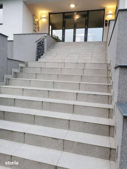 Apartament cu 3 camere în Calea București