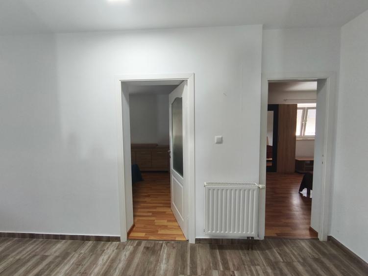 Duplex cu 7 camere cu Canalizare în Chișoda