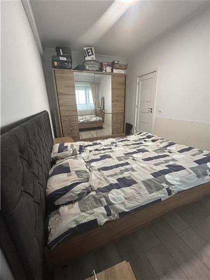 Apartament cu 2 camere decomandat, mobilat în Far