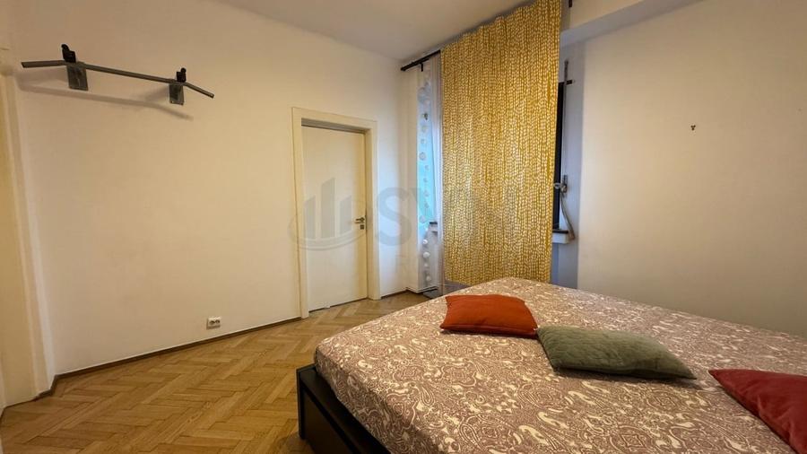 Apartament cu 4 camere decomandat în Dacia