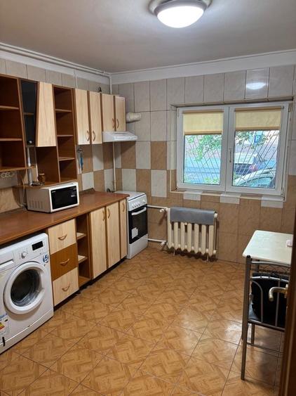 Apartament cu 2 camere decomandat în Uverturii