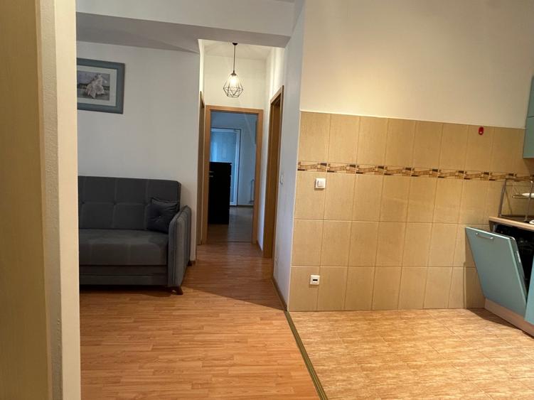 Apartament cu 3 camere în Torontalului