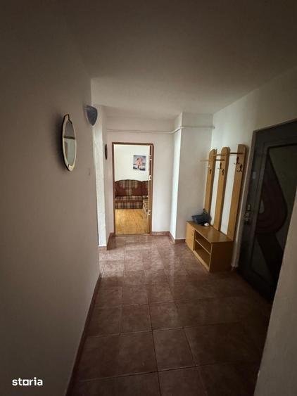Apartament cu 3 camere decomandat în Ciurea