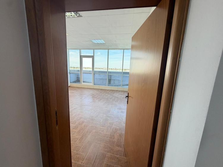 Birou, de 277.92001342773 mp, în Splaiul Independenței