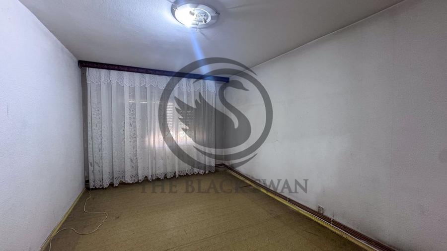 Apartament cu 4 camere decomandat în Central