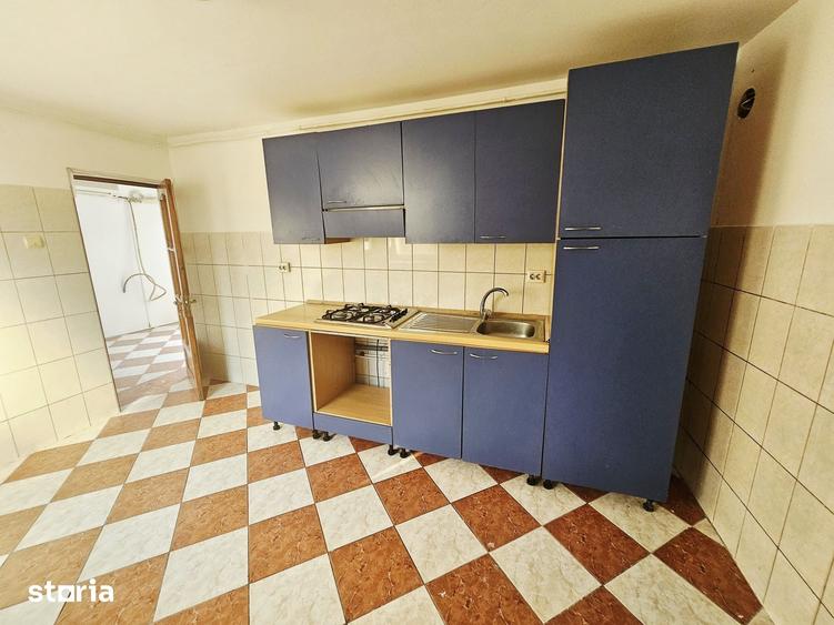 Casă cu 5 camere cu Teren 878 Mp în Ciorani