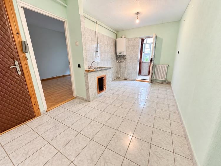 Apartament cu 2 camere decomandat în Cugir