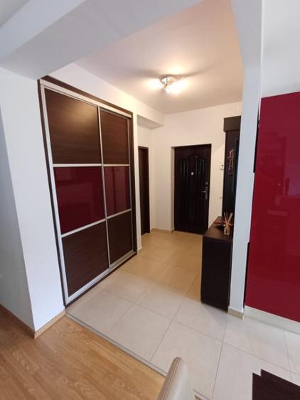 Apartament cu 3 camere decomandat în Câmpului