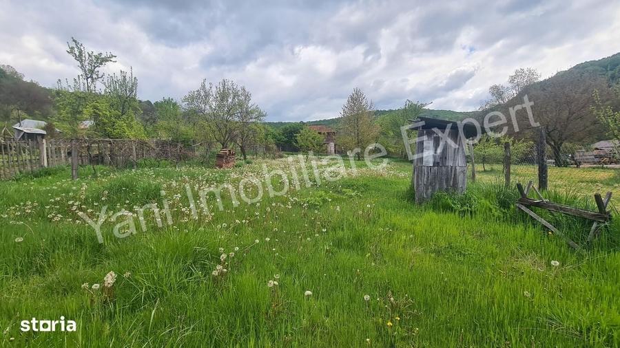 Casă cu 2 camere cu Teren 685 Mp în Mălureni