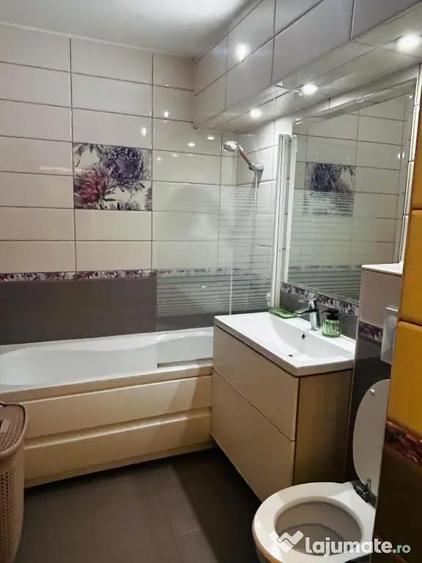 Apartament cu 3 camere decomandat în Canta