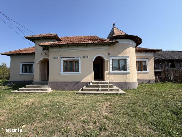 Casă cu 4 camere în Central