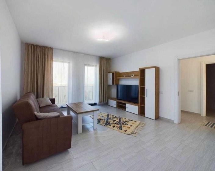 Apartament cu 3 camere decomandat în Exterior Vest
