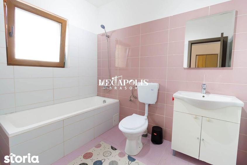 Casă cu 4 camere cu Canalizare în Sânpetru