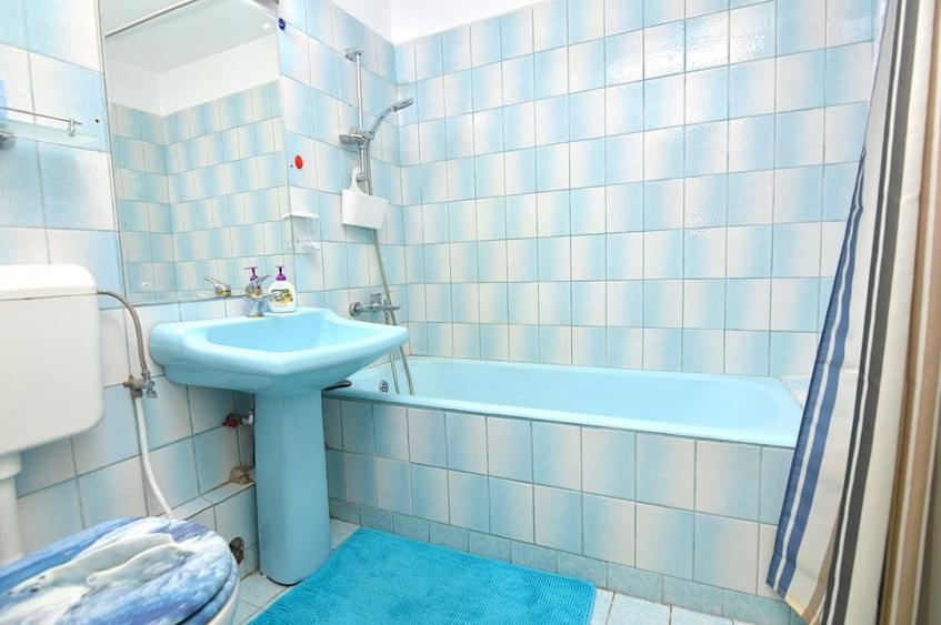 Apartament cu 3 camere decomandat, mobilat în Unirii
