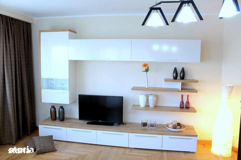 Apartament cu 3 camere, mobilat în Libertății