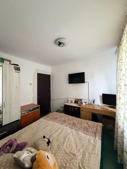 Apartament cu 3 camere semidecomandat în Titan — fotografia 1