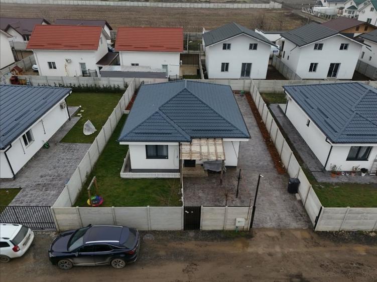Casă individuală cu 3 camere cu Canalizare în Măgurele