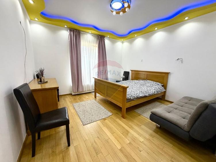 Casă individuală cu 4 camere cu Teren 557 Mp în Central