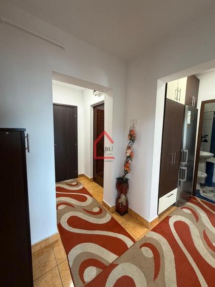 Apartament cu 3 camere decomandat, mobilat în Mircea cel Bătrân