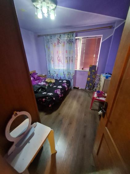 Apartament cu 2 camere în Micro 17