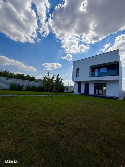 Casă cu 4 camere cu Teren 328 Mp în Clinceni