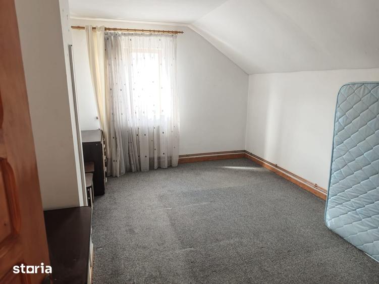 Casă cu 6 camere cu Teren 400 Mp în Calea București