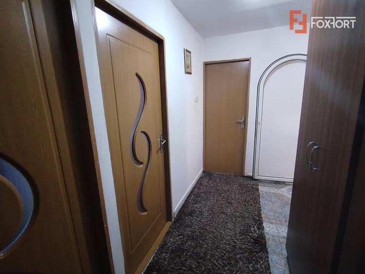 Apartament cu 3 camere, mobilat în Vlădeasa