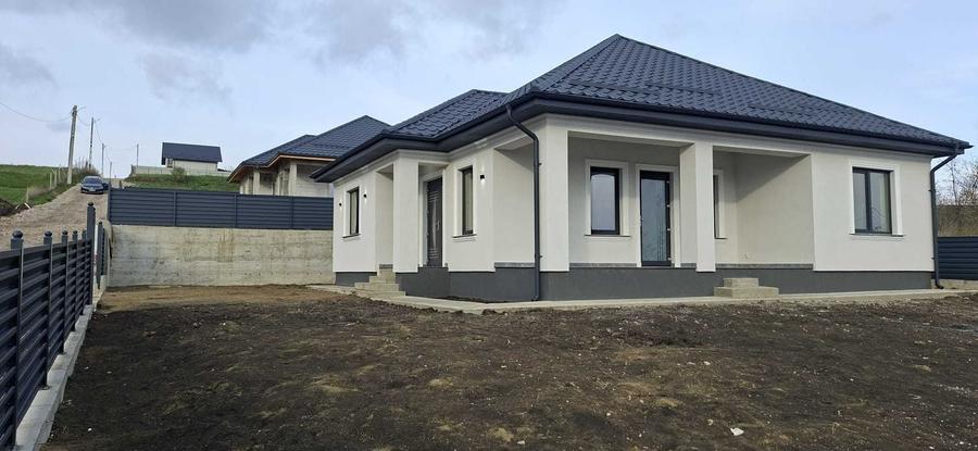 Casă cu 4 camere în Cătămărești
