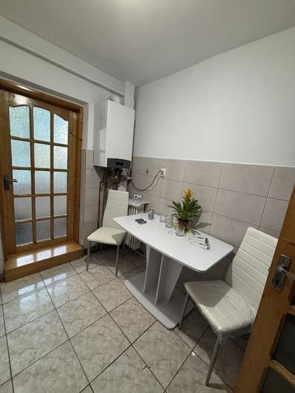 Apartament cu 2 camere decomandat în Exterior Vest