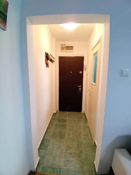 Apartament cu 3 camere semidecomandat în Exterior Vest