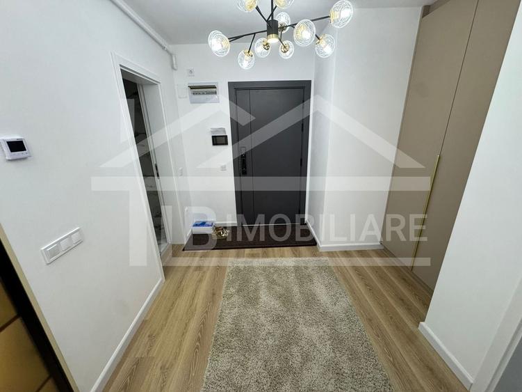 Apartament cu 3 camere semidecomandat în Tudor