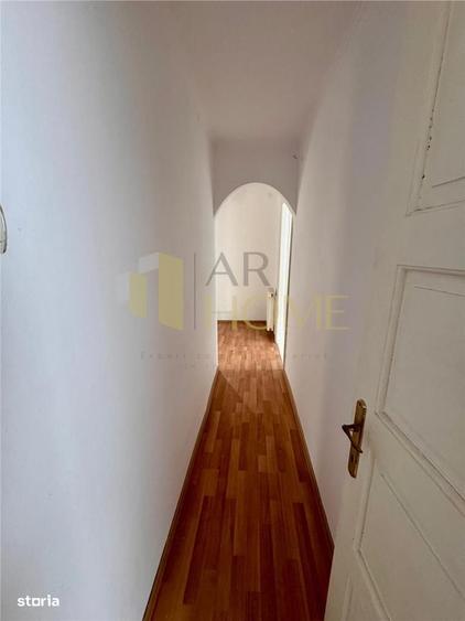 Casă cu 3 camere cu Teren 300 Mp în Central