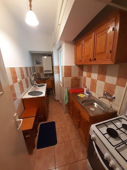 Garsonieră decomandată în Central