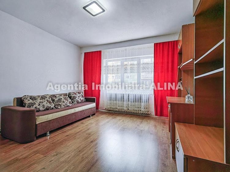 Garsonieră decomandată în Micro 15