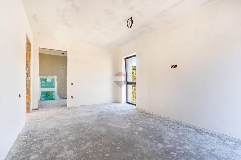 Duplex cu 6 camere cu Teren 400 Mp în Sud