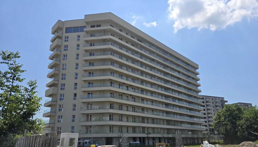 Apartament cu 3 camere semidecomandat în Lacul Morii