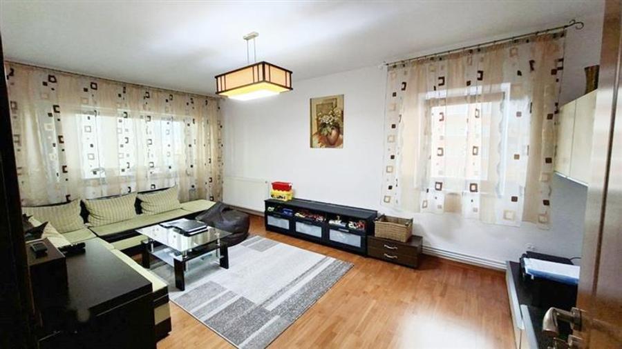Apartament cu 3 camere decomandat, mobilat în Scriitorilor