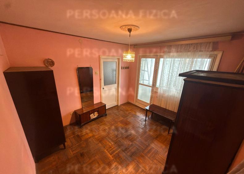 Apartament cu 2 camere semidecomandat în Podu Roș