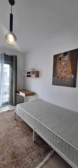 Apartament cu 3 camere semidecomandat în Florești