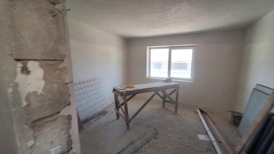 Casa mare. Merita incercat pentru familii mari. Eventual 2 familii.Firme. - 1
