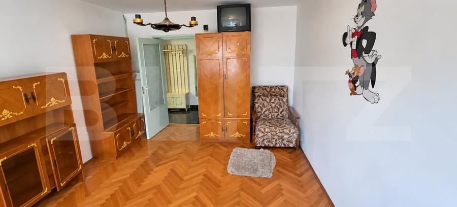 Apartament cu 3 camere decomandat, mobilat în Central
