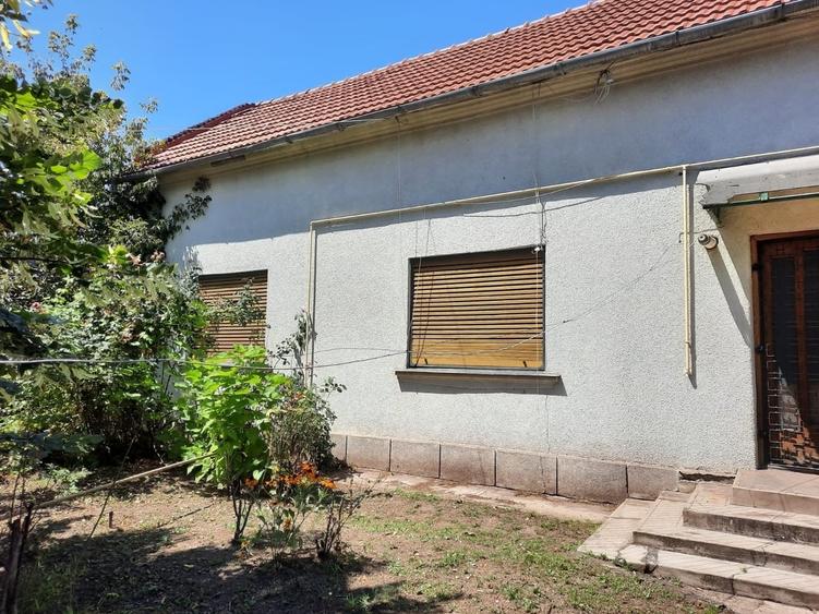 Casă cu 4 camere cu Teren 110 Mp în Central