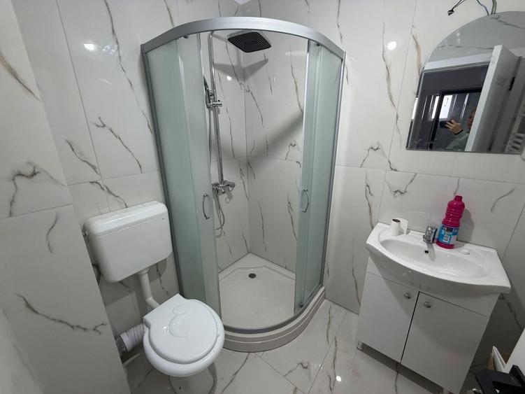 Apartament cu 2 camere decomandat în Fundeni