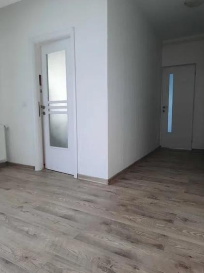 Apartament cu o camera decomandat, balcon, zona VIVO - 4