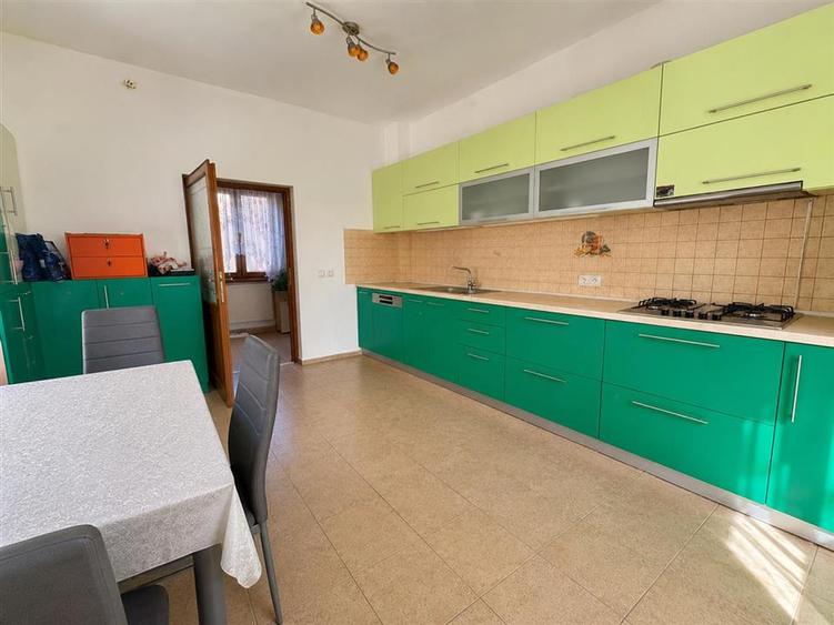 Casă individuală cu 5 camere cu Teren 545 Mp în Lupeni