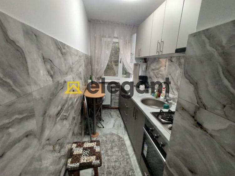 Apartament cu 3 camere semidecomandat, mobilat în Craiovița Nouă