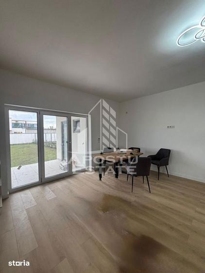 Casă cu 5 camere cu Teren 440 Mp în Dumbrăvița
