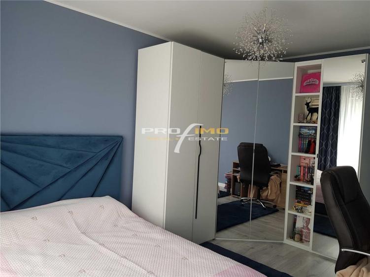 Apartament cu 3 camere decomandat în Carrefour